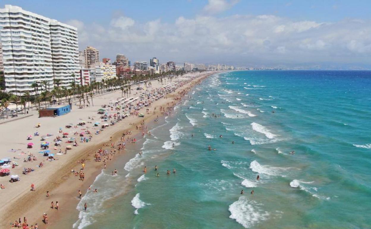 Aspecto de la Playa de San Juan este fin de semana. 