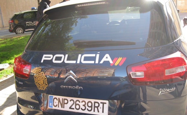 Detenidos tres hombres en Gandia por obligar a una persona con discapacidad a retirar dinero de un cajero