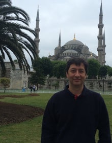 Imagen secundaria 2 - Vicente Barrera de paseo por Gante, en un desierto de México junto a un cactus y en Estambul