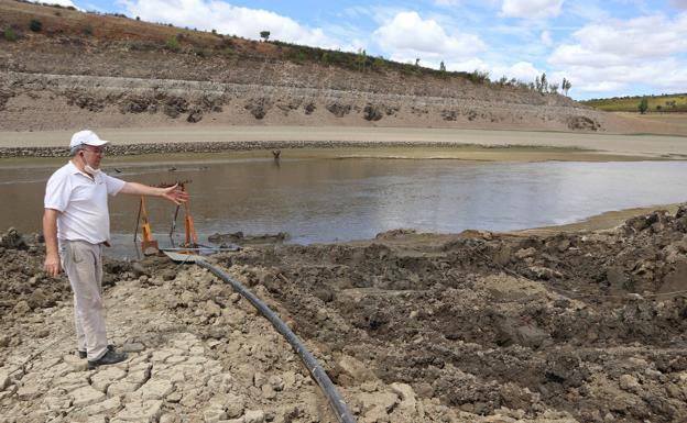 Los vecinos denuncian que Iberdrola vacía sus embalses para aprovechar el alza de la luz