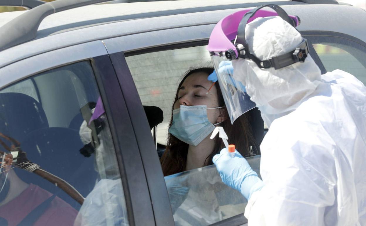 Prueba PCR en un hospital valenciano. 