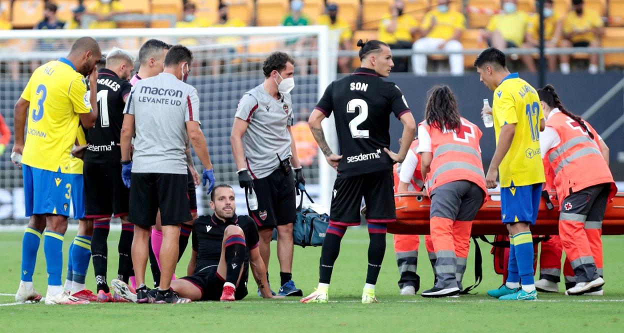 Debut y lesión para Roberto Soldado