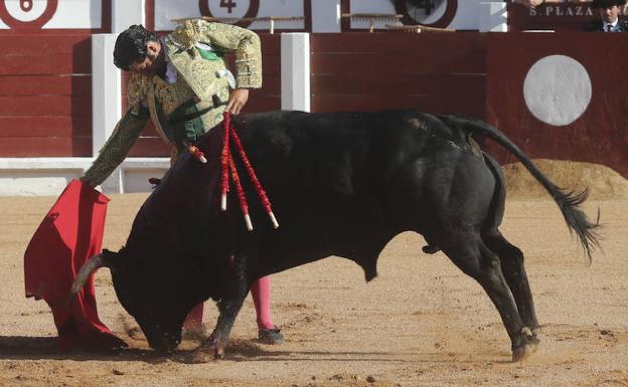 Morante de la Puebla, el domingo, toreando en El Bibio. 