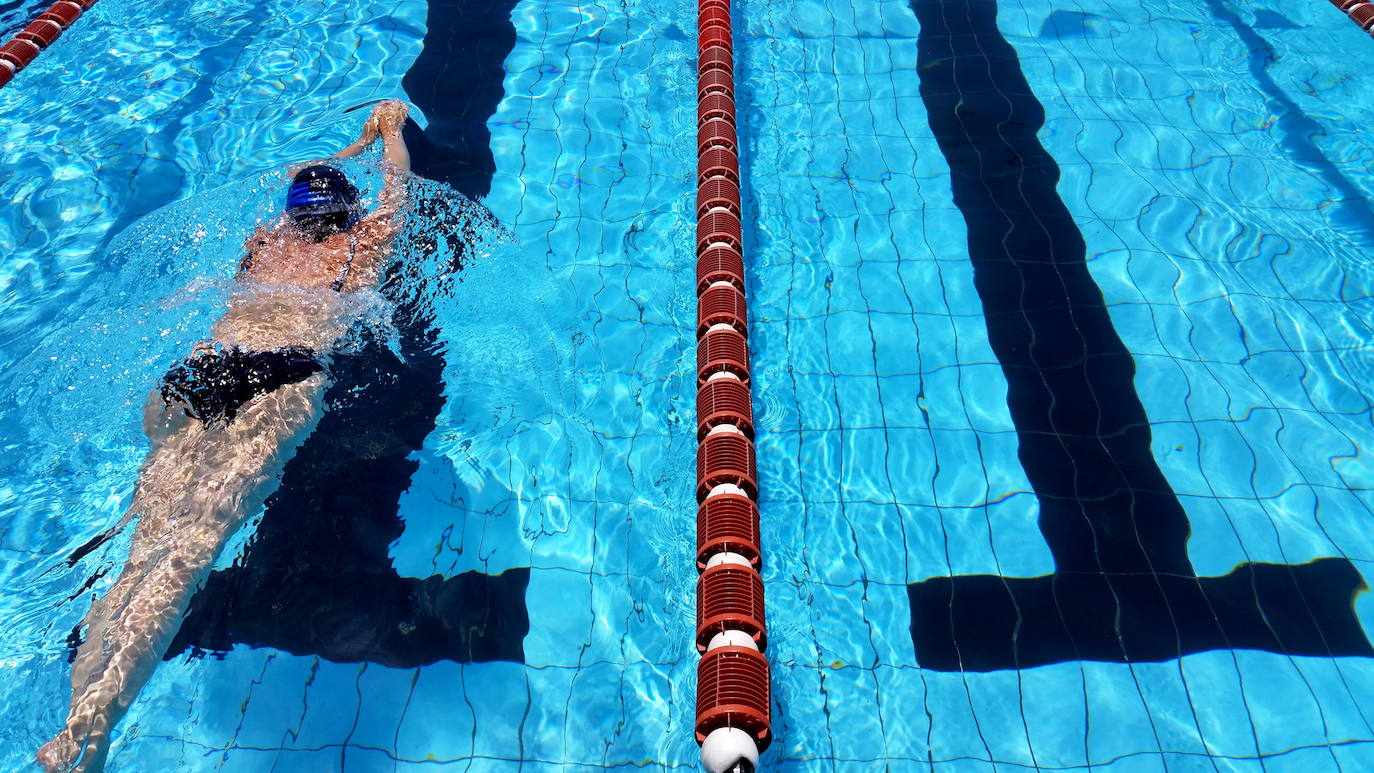 Requena cierra la piscina municipal para desinfectarla al hallarse restos de heces en el agua