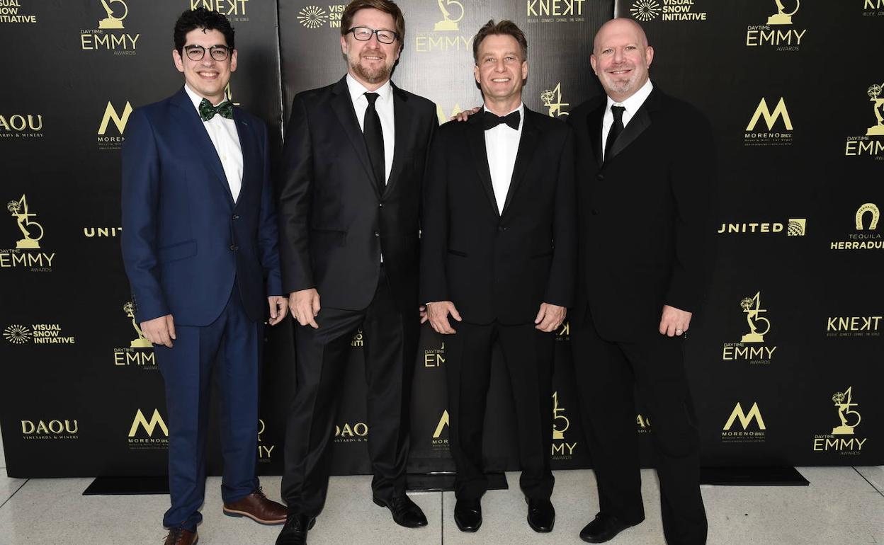 Catalán, a la izquierda de la imagen. 