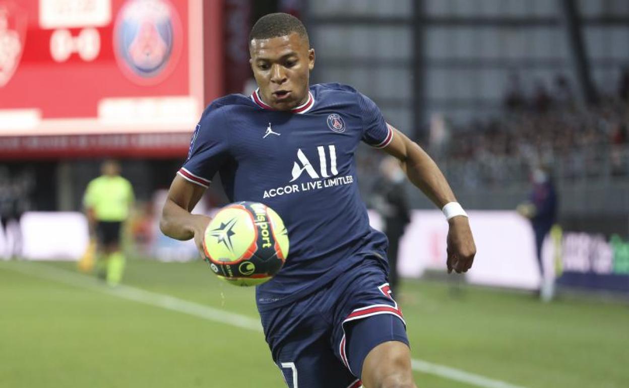 Kylian Mbappé, en un partido del PSG. 