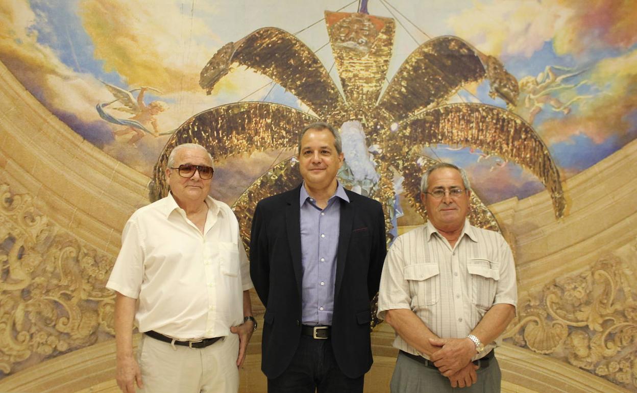 Santiago Ule, en el centro, en una imagen de archivo. 