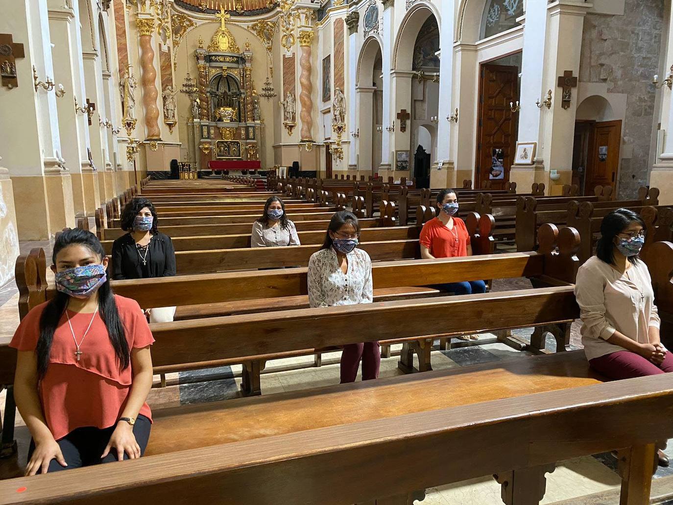 Iglesia de Santa Catalina Mártir S. XVI | La construcción de la iglesia se remonta a los tiempos de la Reconquista, sin embargo, el campanario es de corte barroco. Esta torre independiente se comenzó a construir en el siglo XVII, entre 1688 y 1705. El templo está edificado sobre una mezquita y recibió su nombre por deseo del rey Don Jaime en honor a su hija la infanta Catalina. 