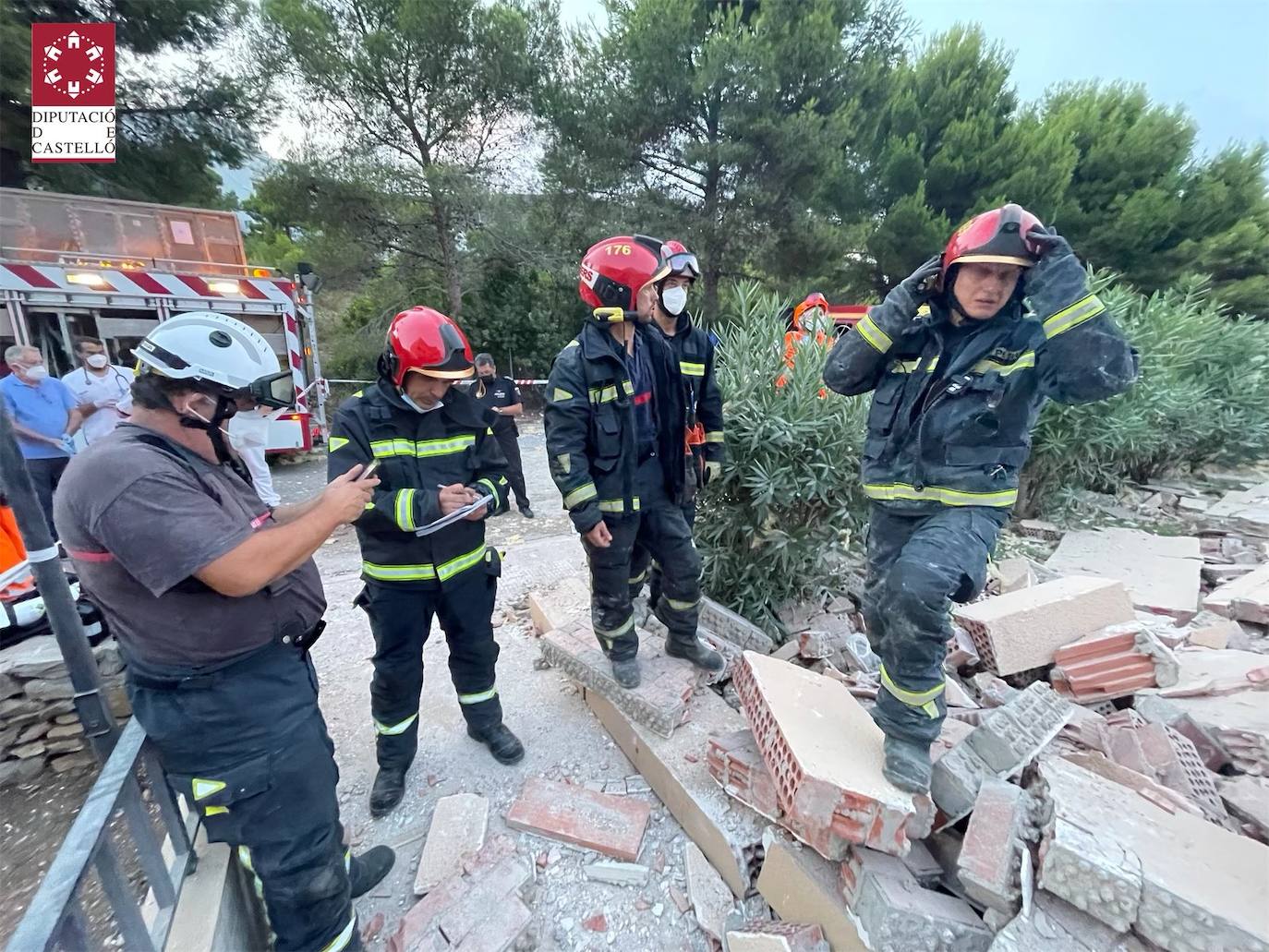 Fotos: Un edificio se derrumba en Peñíscola