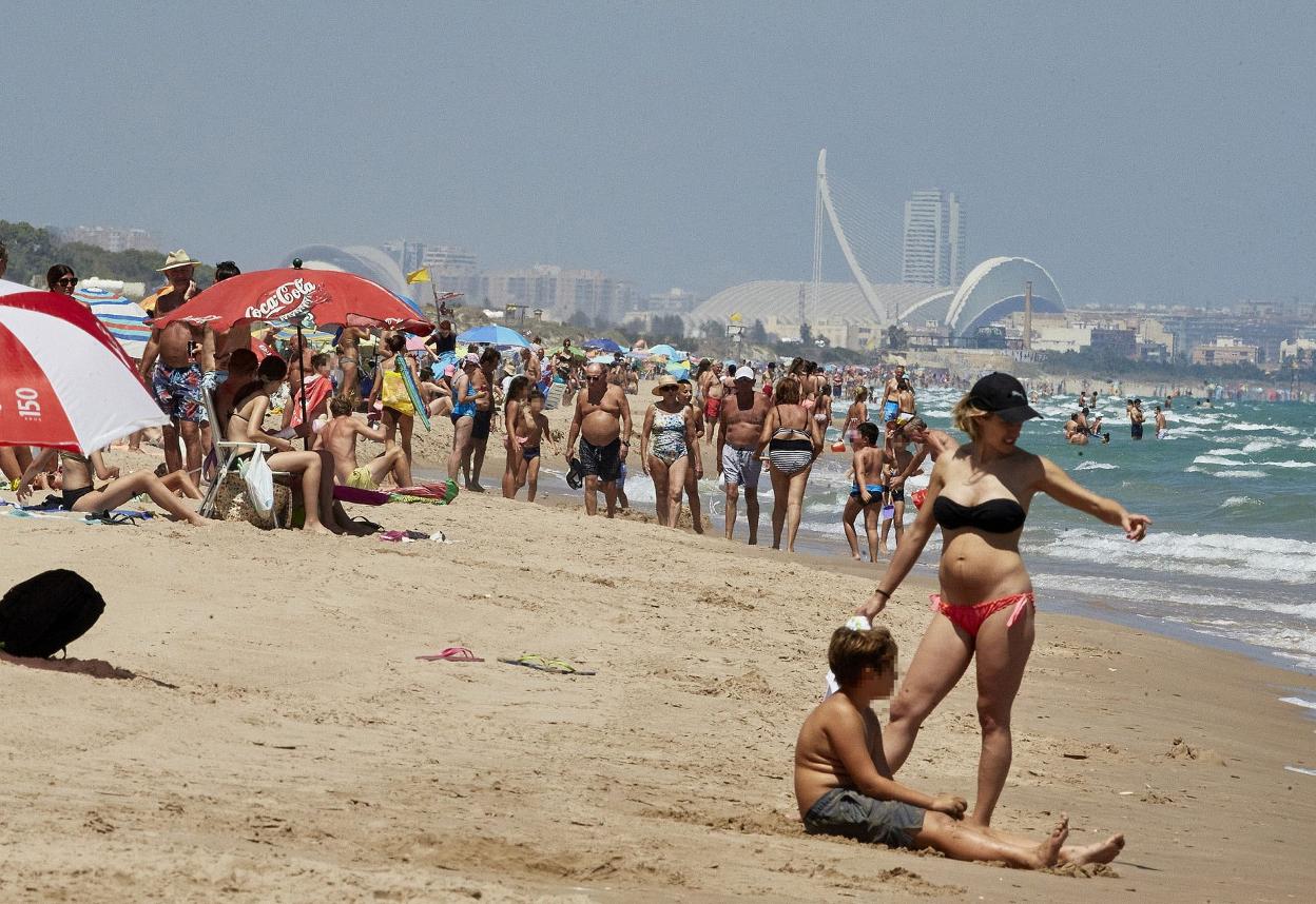 Una de las playas de la Albufera, este verano. iván arlandis
