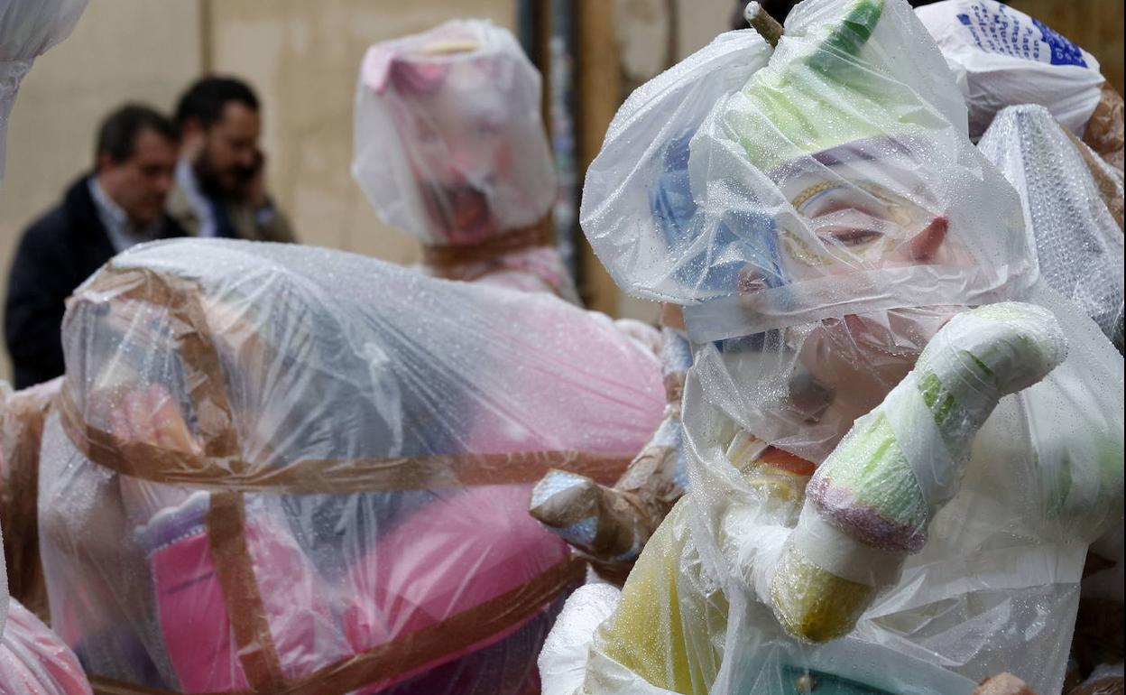 Imagen de lluvia en unas Fallas en los años anteriores. 