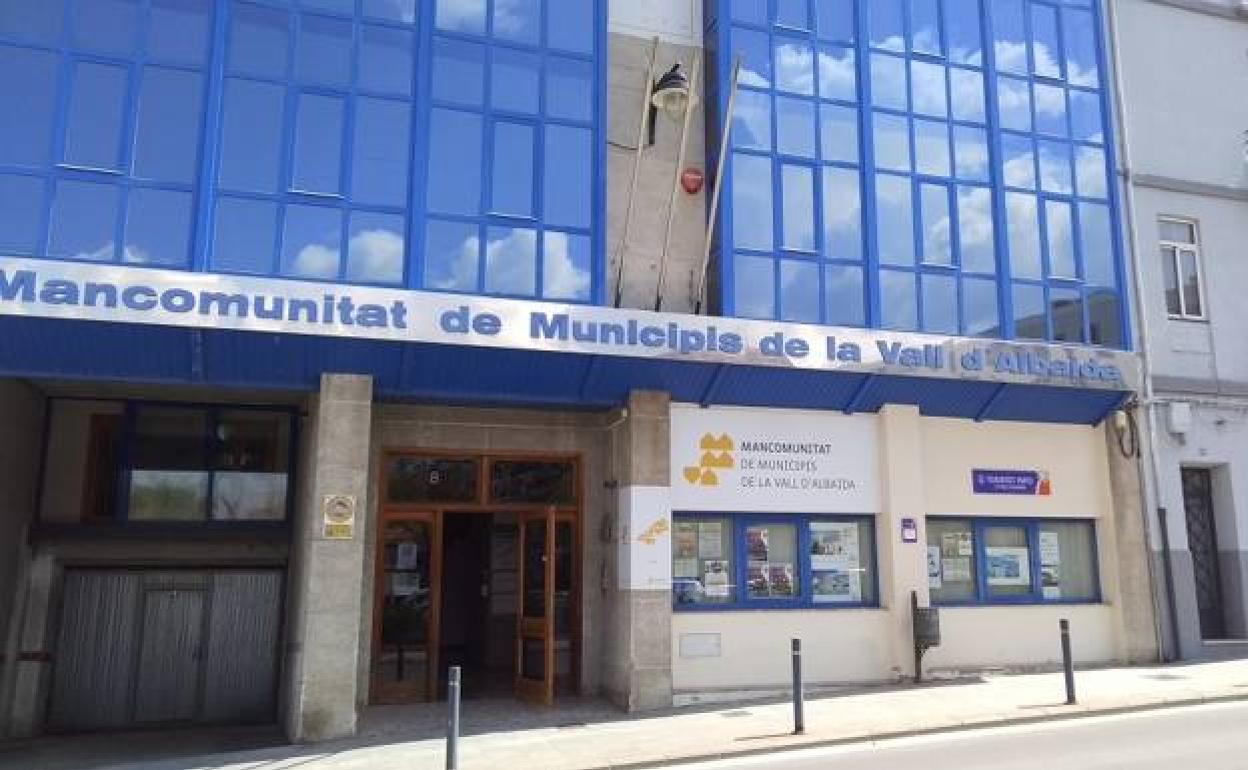 El centro está gestionado por la Mancomunitat de la Vall d'Albaida. 