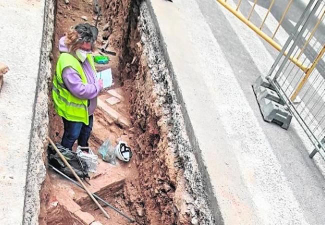 Las obras junto a la Lonja identifican una fosa y un convento derribado en el S. XIX