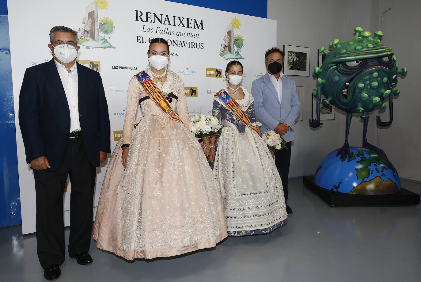 Consuelo Llobell y Carla García, junto a Gonzalo Zarranz y Antonio Pitera