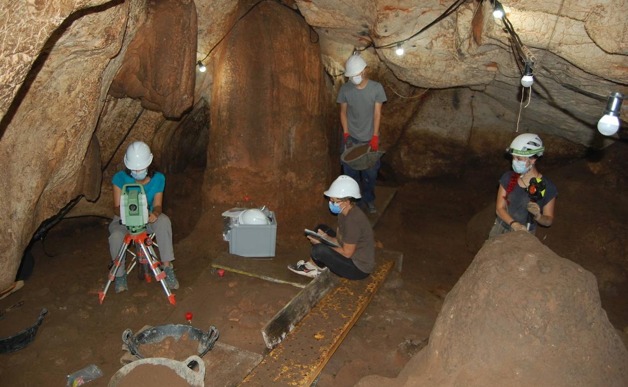 Los trabajos realizados durante esta campaña de excavaciones en la Cova del Randero de Pedreguer. 