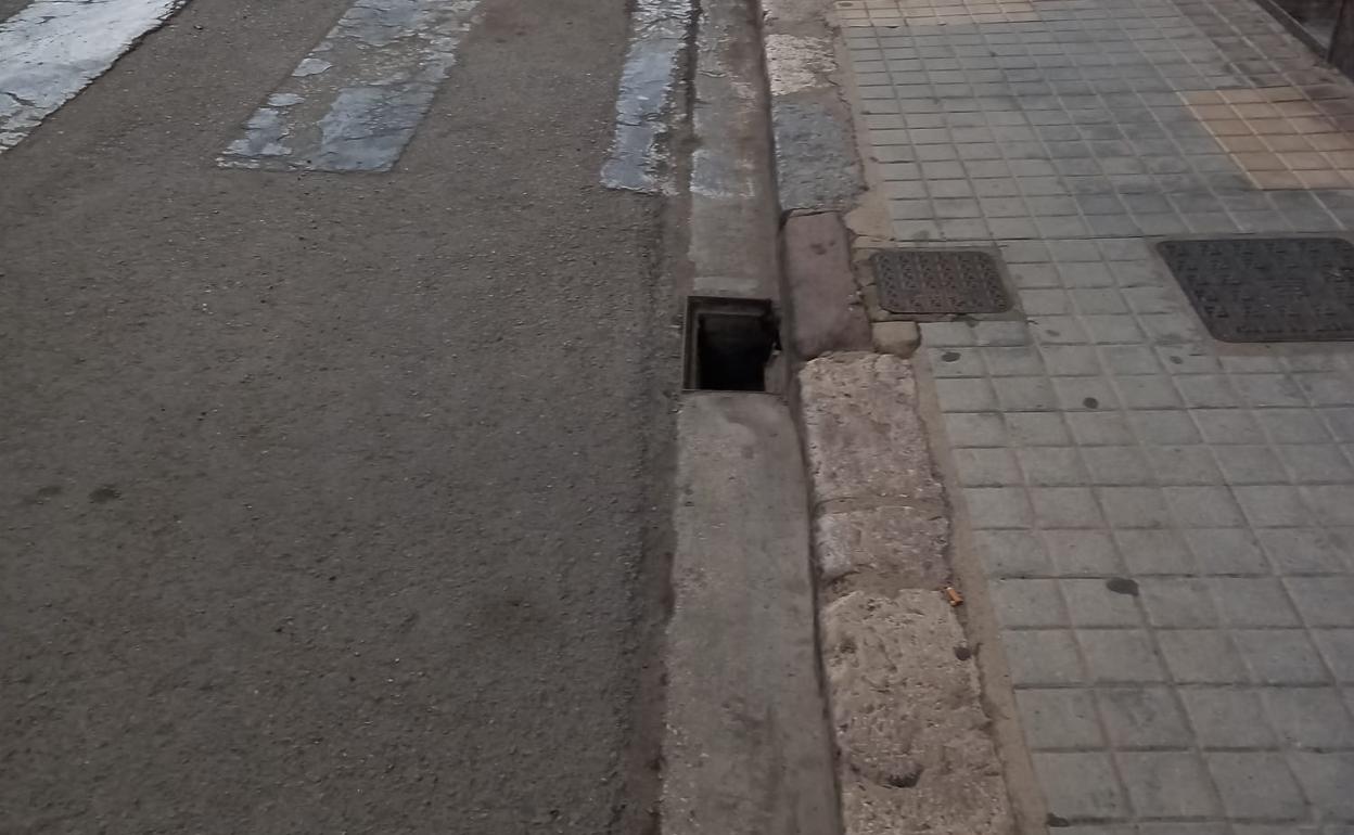 Una de las alcantarillas descubiertas en Sueca. 