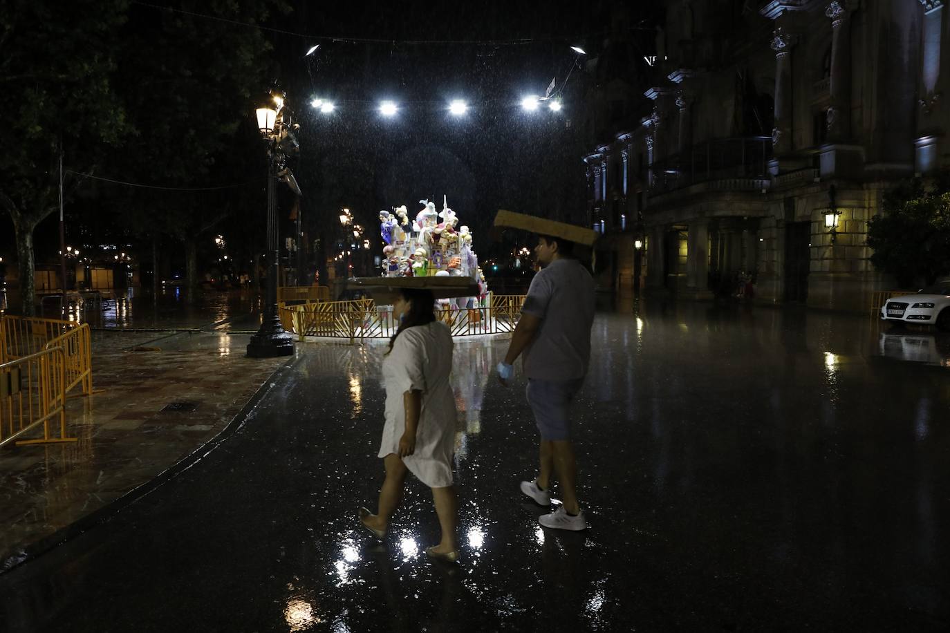 Destrozos en monumentos