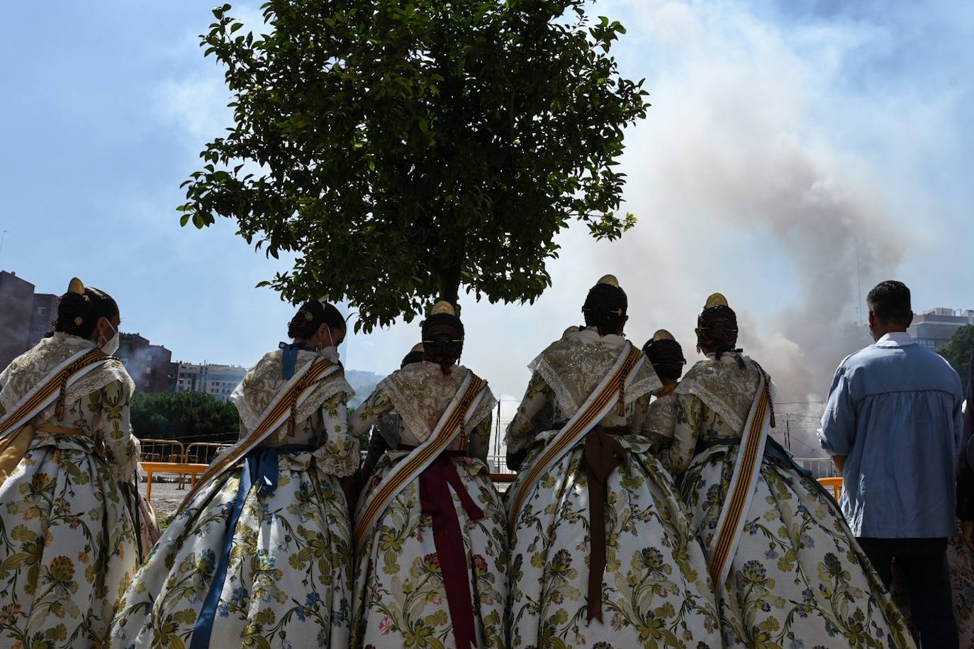 Fotos: Fallas de septiembre 2021: segunda jornada de mascletaes en diferentes barrios de Valencia