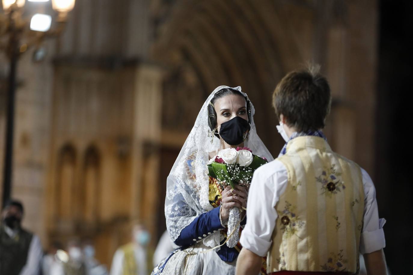 Los falleros se reencuentran con la Virgen este viernes 3 de septiembre, en las que pasarán a la historia como las Fallas más atípicas por las restricciones de la pandemia. Las comisiones vuelven a recorrer las calles de Valencia tras la cancelación de las fiestas el pasado 2020.