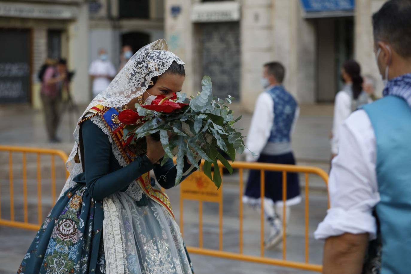 Los falleros se reencuentran con la Virgen este viernes 3 de septiembre, en las que pasarán a la historia como las Fallas más atípicas por las restricciones de la pandemia. Las comisiones vuelven a recorrer las calles de Valencia tras la cancelación de las fiestas el pasado 2020.