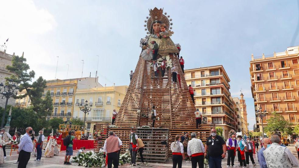 La Ofrenda de las Fallas 2021, en imágenes