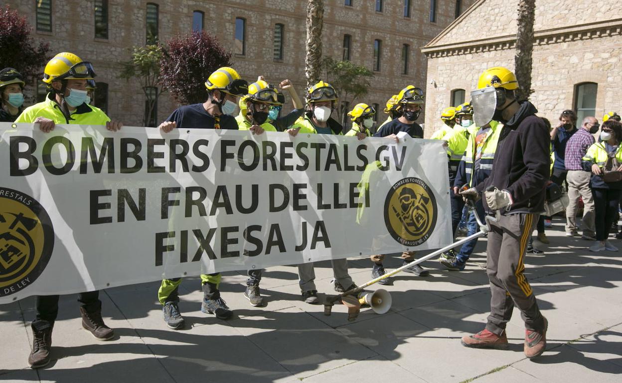 Protesta de bomberos forestales. 