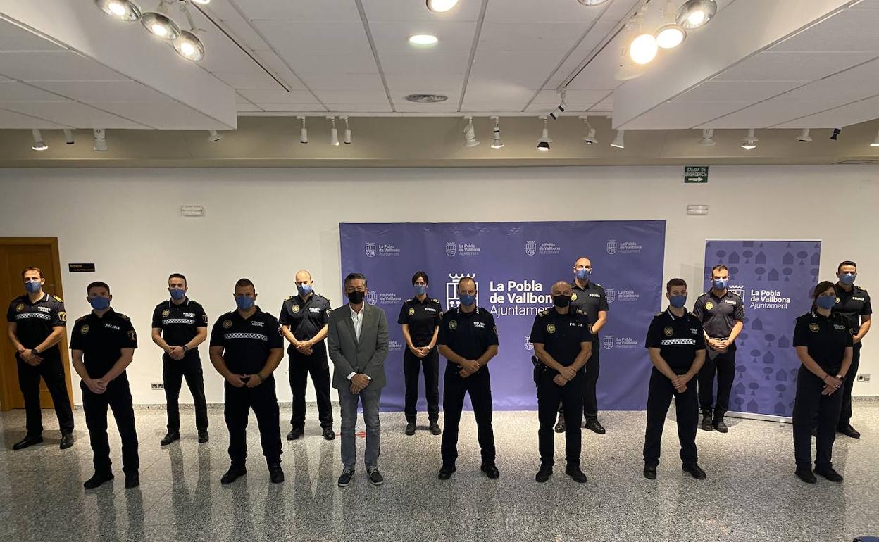 Los nuevos agentes de la Policía Local de la Pobla de Vallbona. 