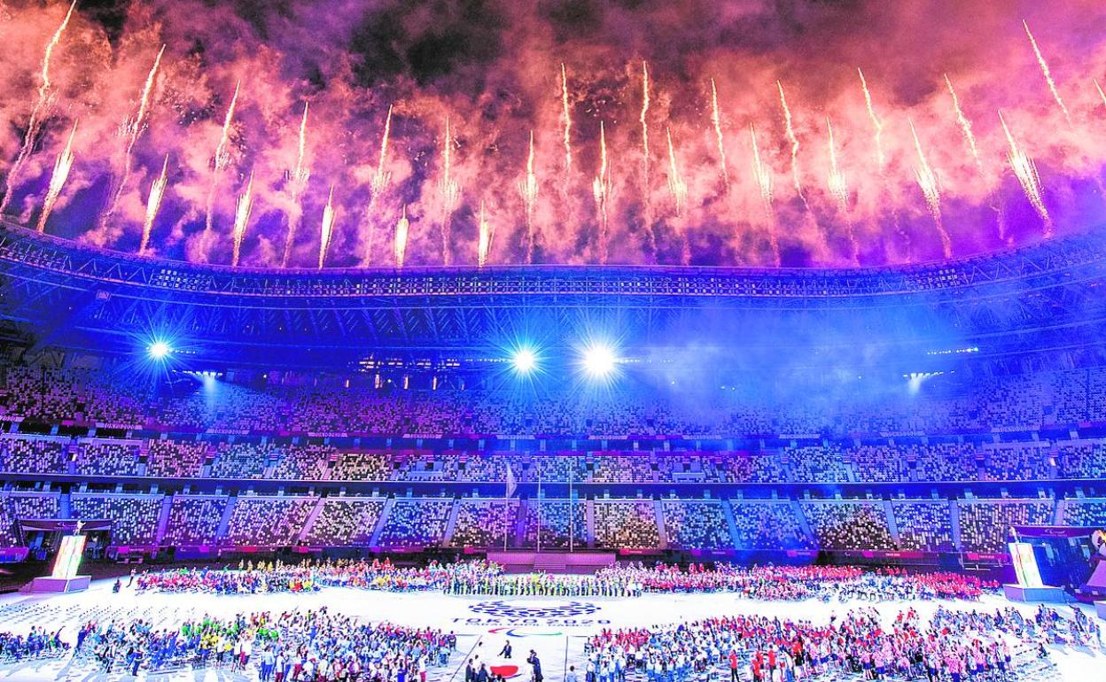 El estadio olímpico de Tokio, en la ceremonia de clausura. 