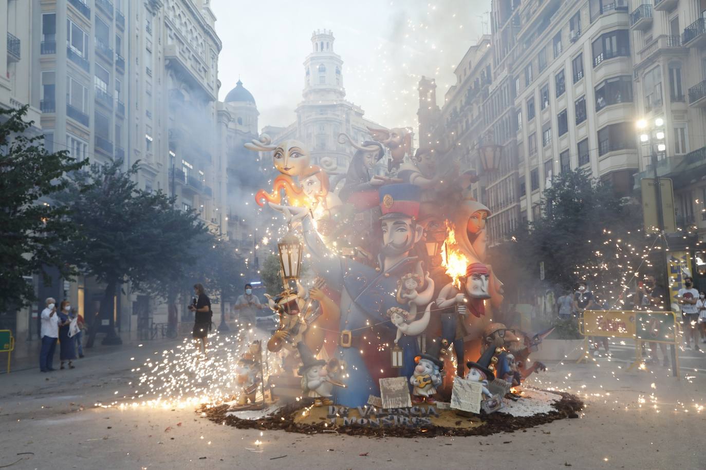 Fotos: Cremà de las Fallas de 2021