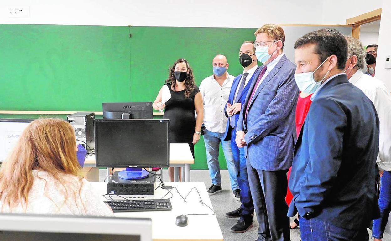 Puig y Marzà visitan el Ceip El Ralojar de Aldaia, que el curso pasado pudo abandonar los barracones. 