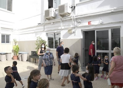 Imagen secundaria 1 - Los escolares retoman las clases en Albal, Paiporta y Mislata. 