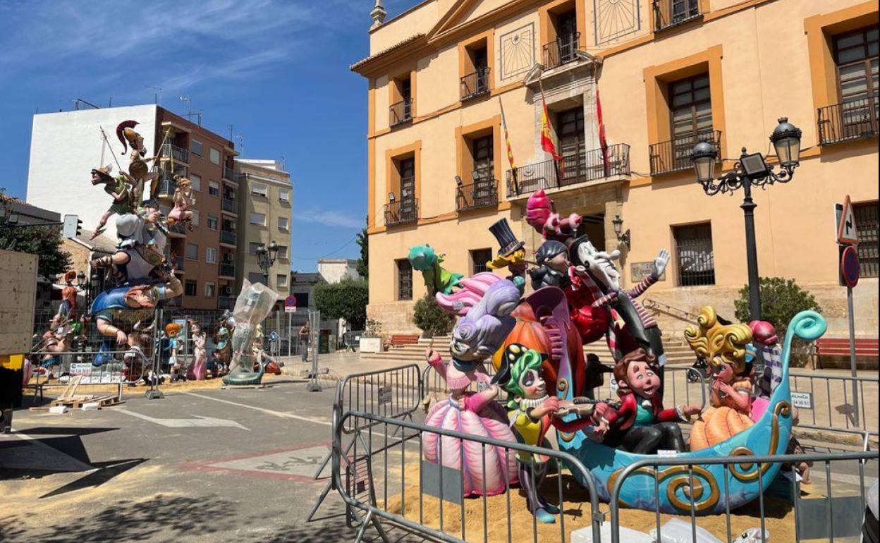 Los monumentos municipales esta mañana. 