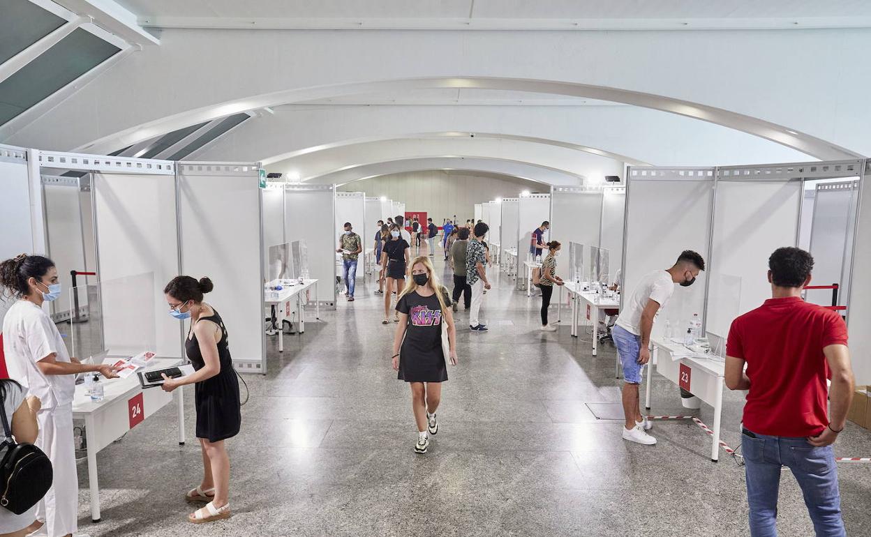 'Vacunódromo' de la Ciudad de las Artes y las Ciencias.