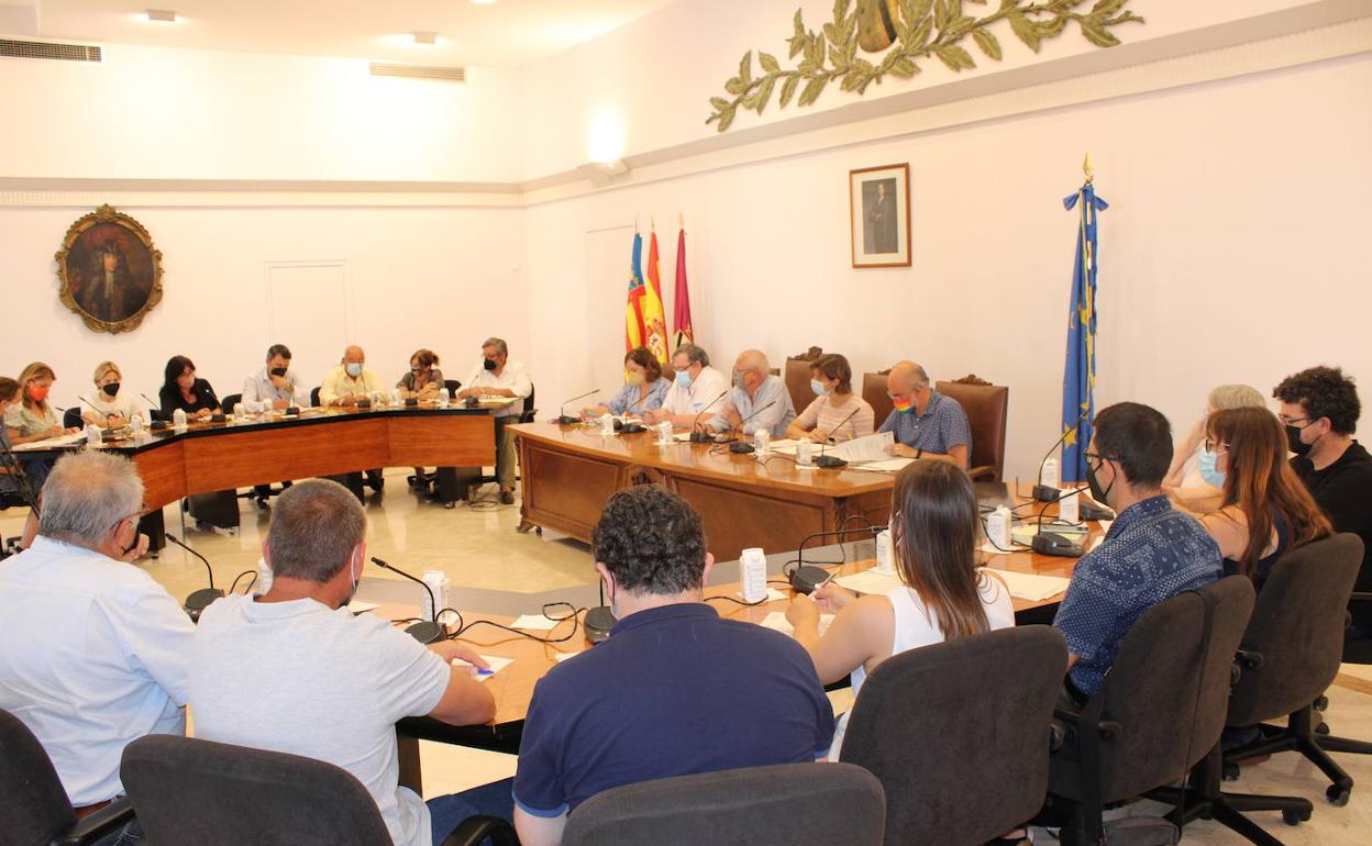 Imagen de un pleno de Dénia de este verano. 