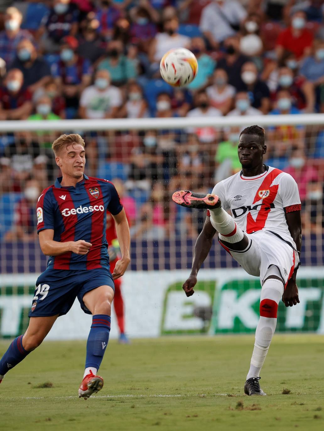 Fotos: Las mejores imágenes del Levante UD-Rayo Vallecano