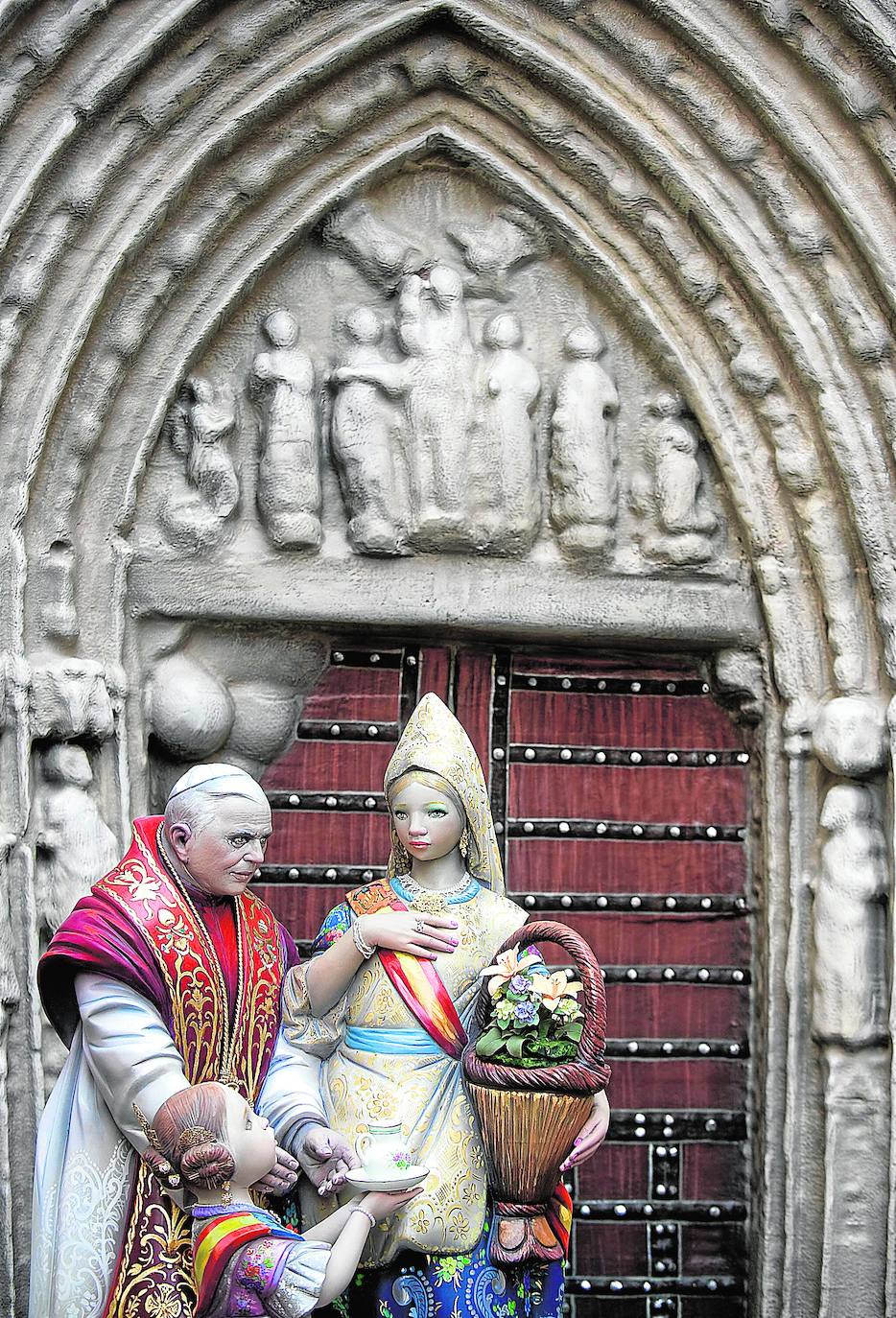 El Papa. Benedicto XVI, en Sueca-Literato Azorín, en 2009. 