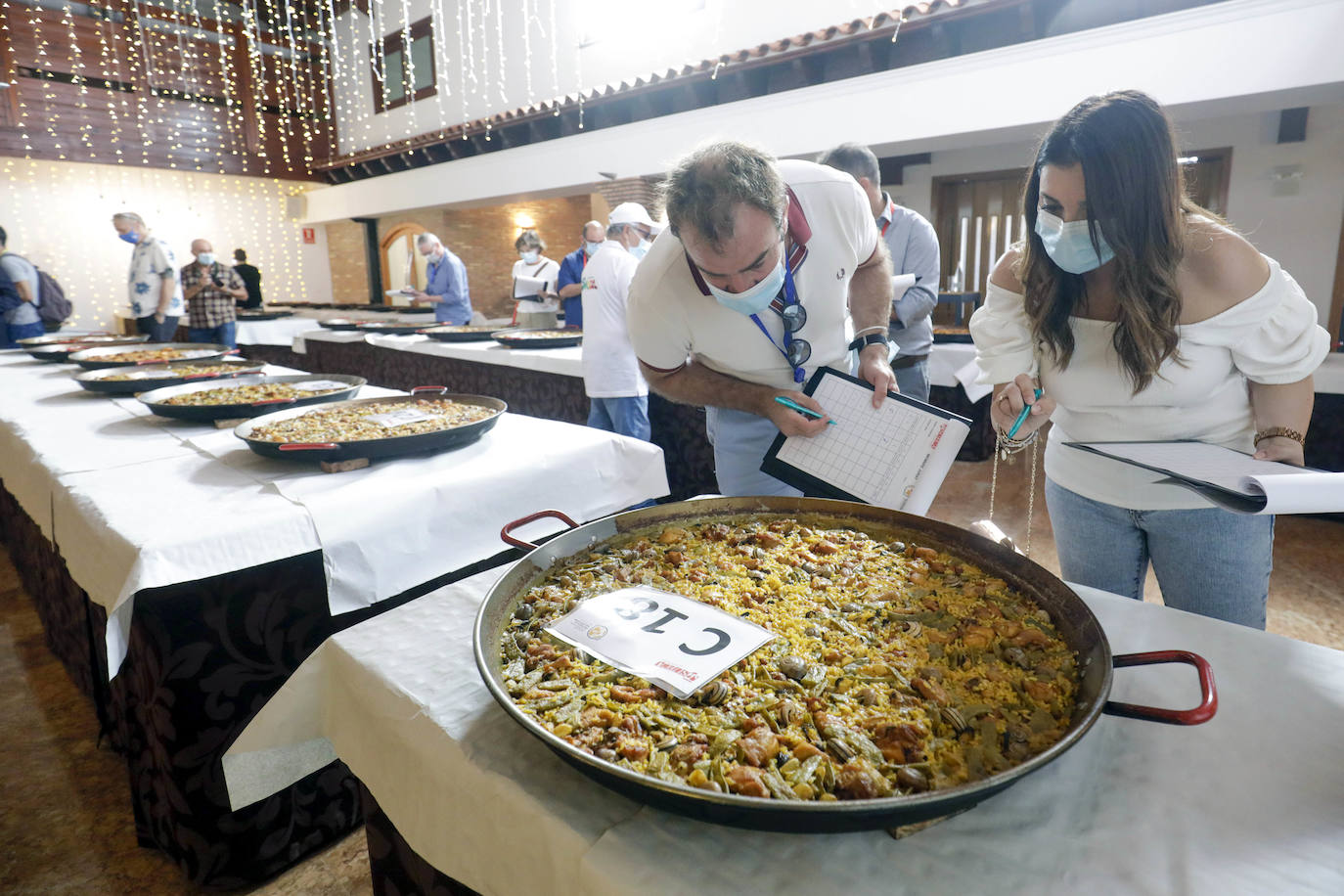 La localidad celebra una nueva edición del concurso internacional del plato tradicional valenciano