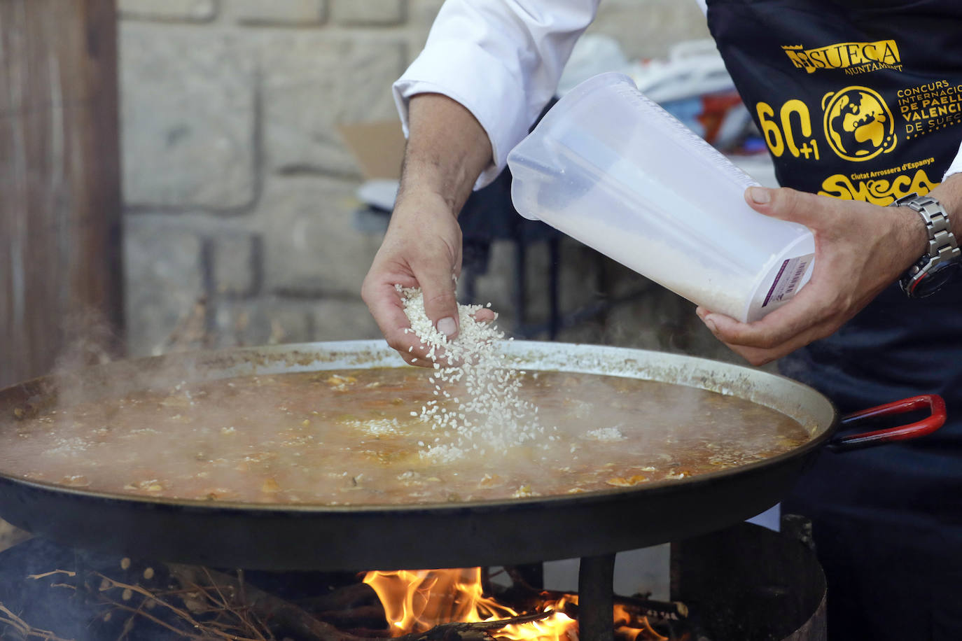 La localidad celebra una nueva edición del concurso internacional del plato tradicional valenciano