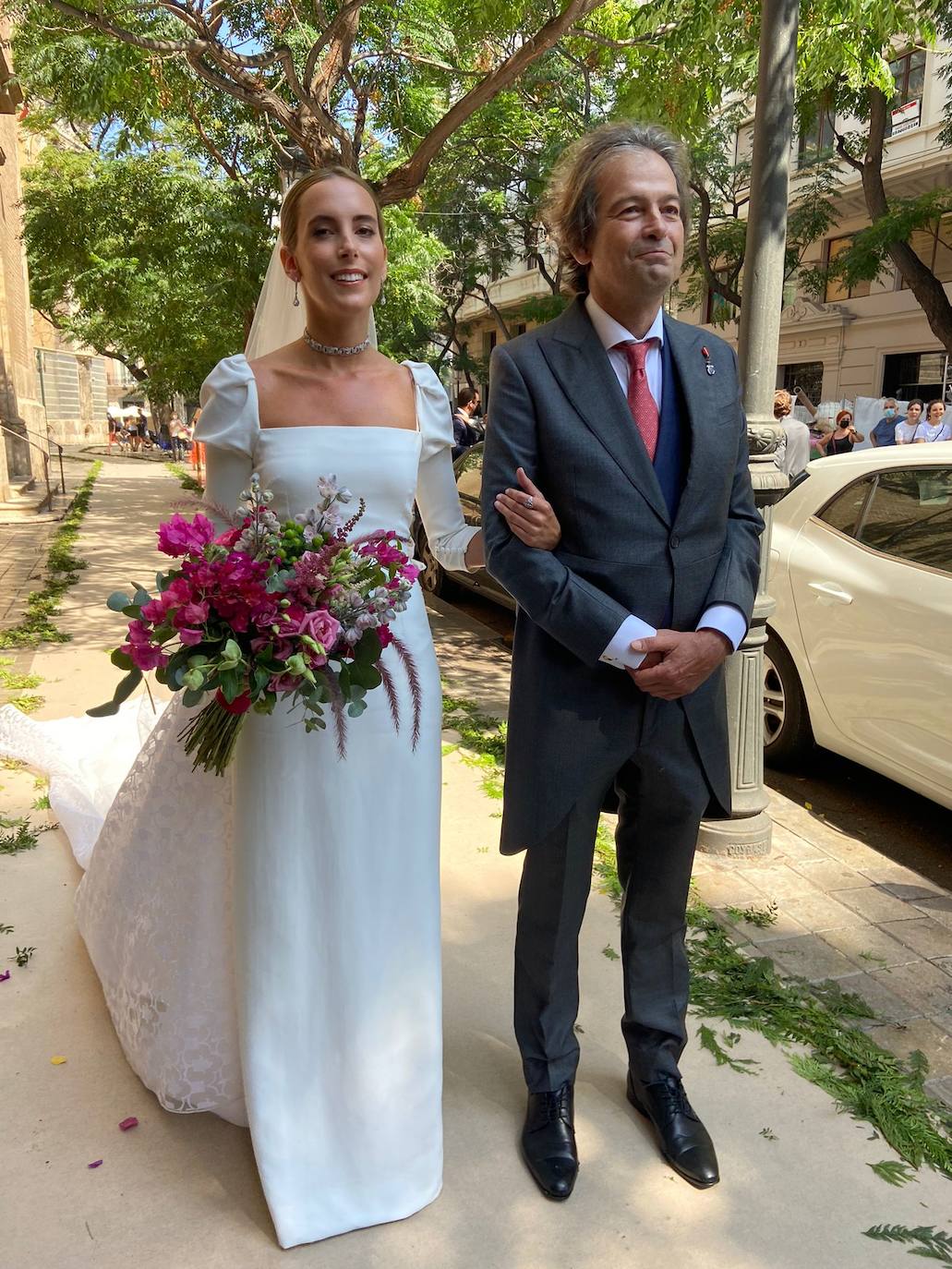 Yago Giménez y Paz Juárez se casan: las fotos de la boda de ensueño de los notarios en Valencia.