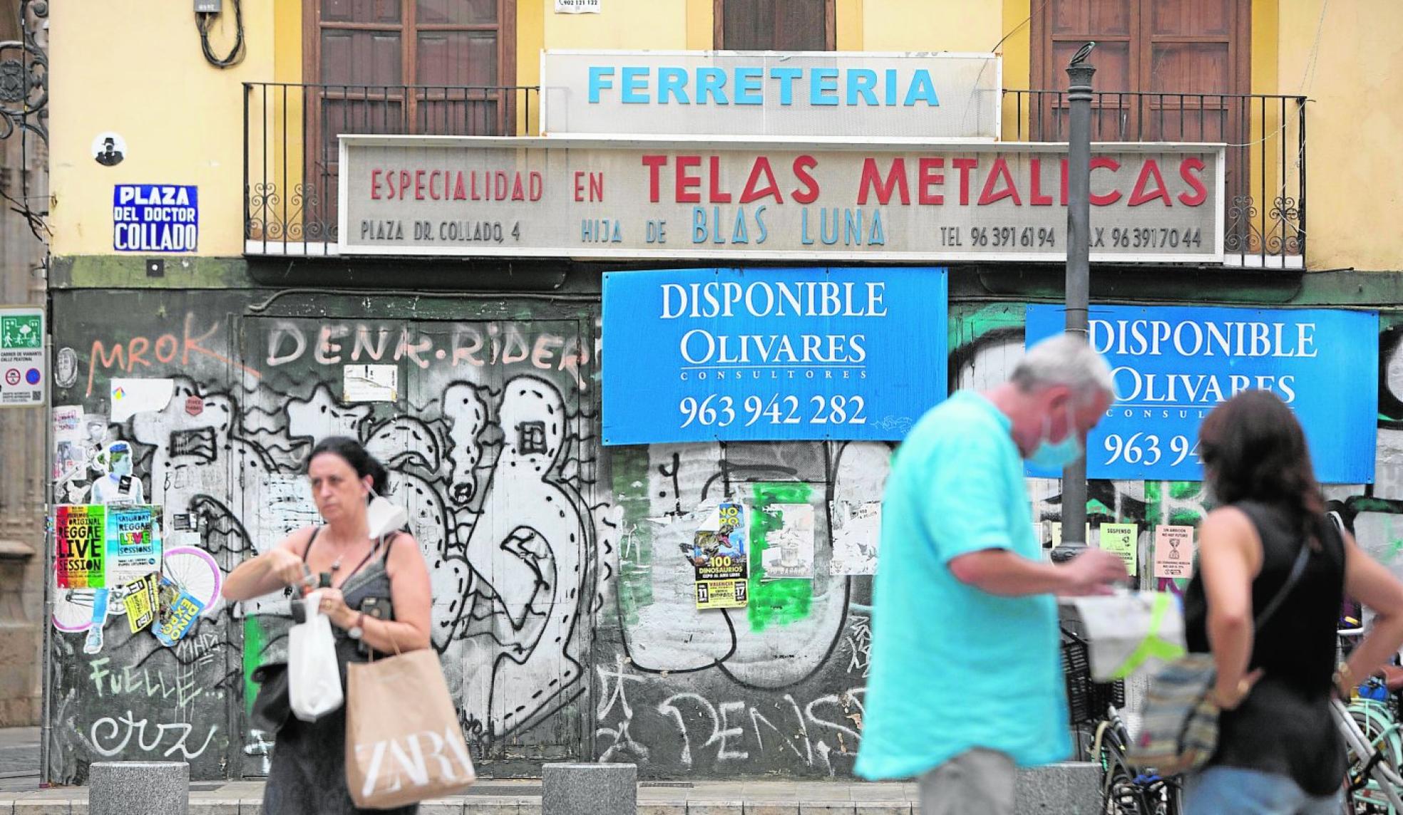 Sin comercio. Establecimientos comerciales del centro, cerrados y en alquiler, esta semana.