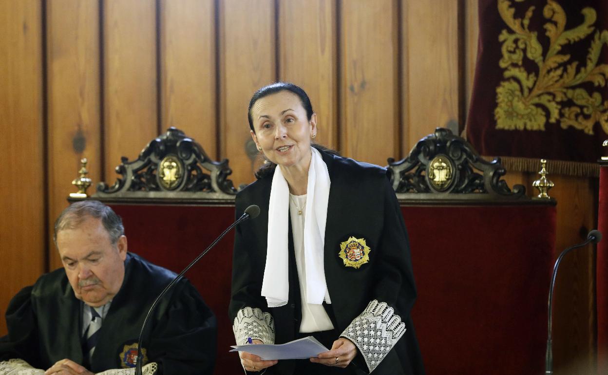 La presidenta del TSJ, Pilar de la Oliva, en un acto en las dependencias del alto tribunal. 