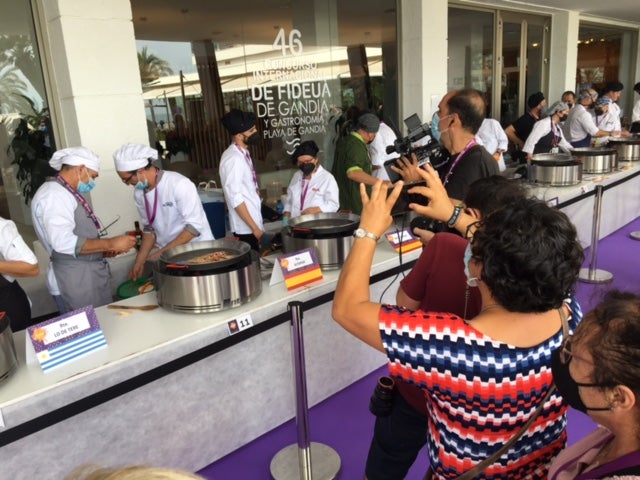 El concurso culinario regresa tras la suspensión de 2020 para dar con la mejor fideuà de Gandia