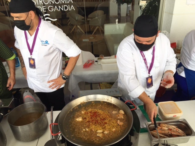 El concurso culinario regresa tras la suspensión de 2020 para dar con la mejor fideuà de Gandia