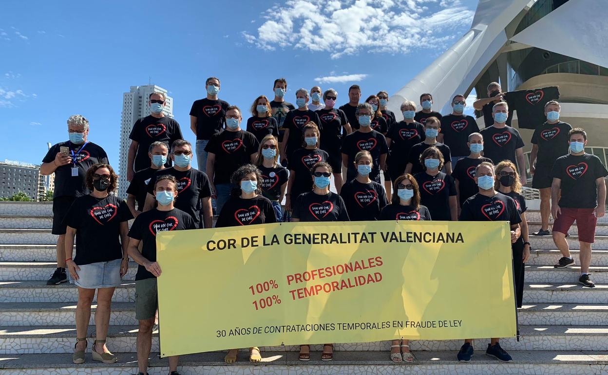 La protesta de esta mañana del Cor de la Generalitat ante el Palau de les Arts. 