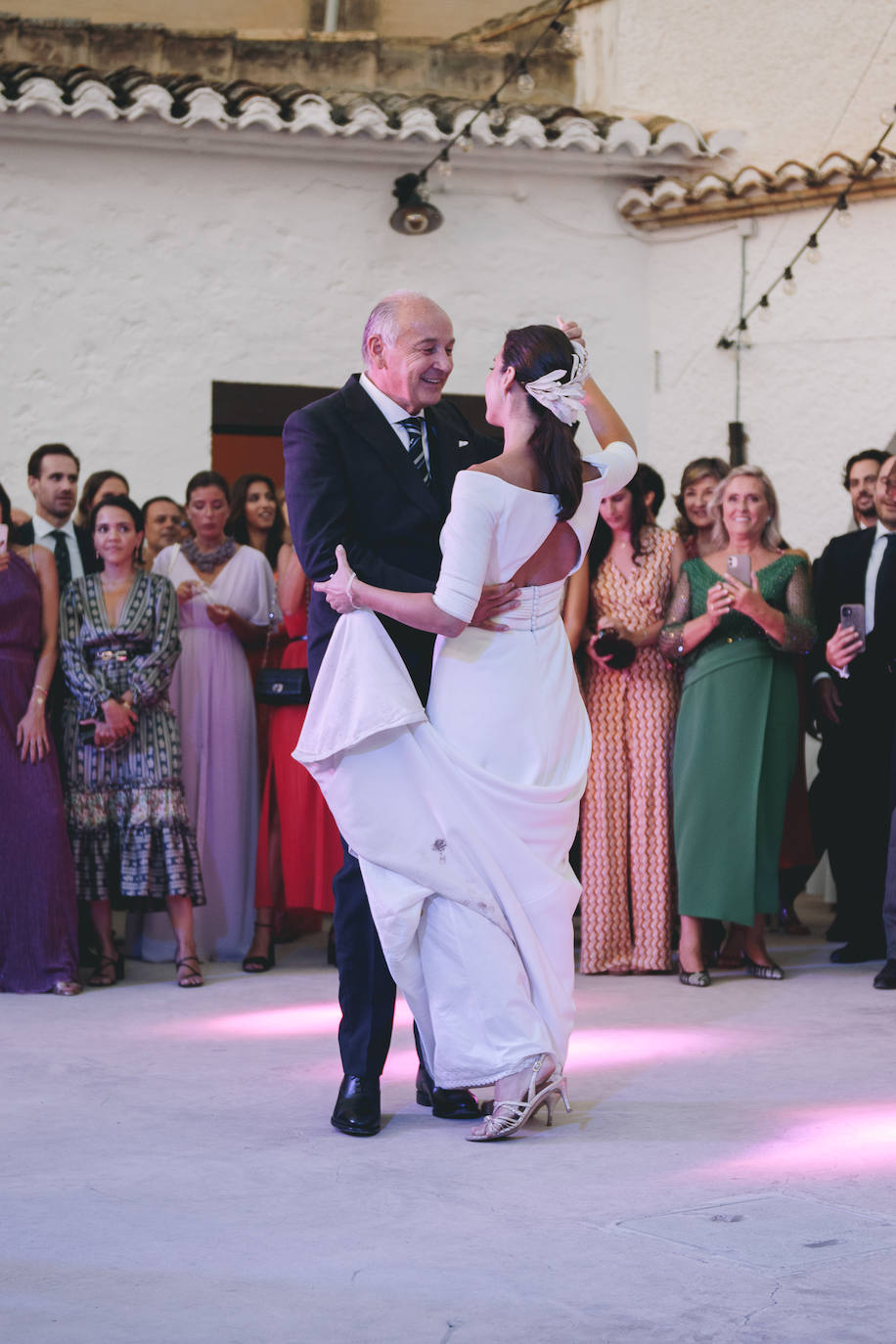 Macarena Remohí, bailando con su padre, Lorenzo Remohí Agramunt. 