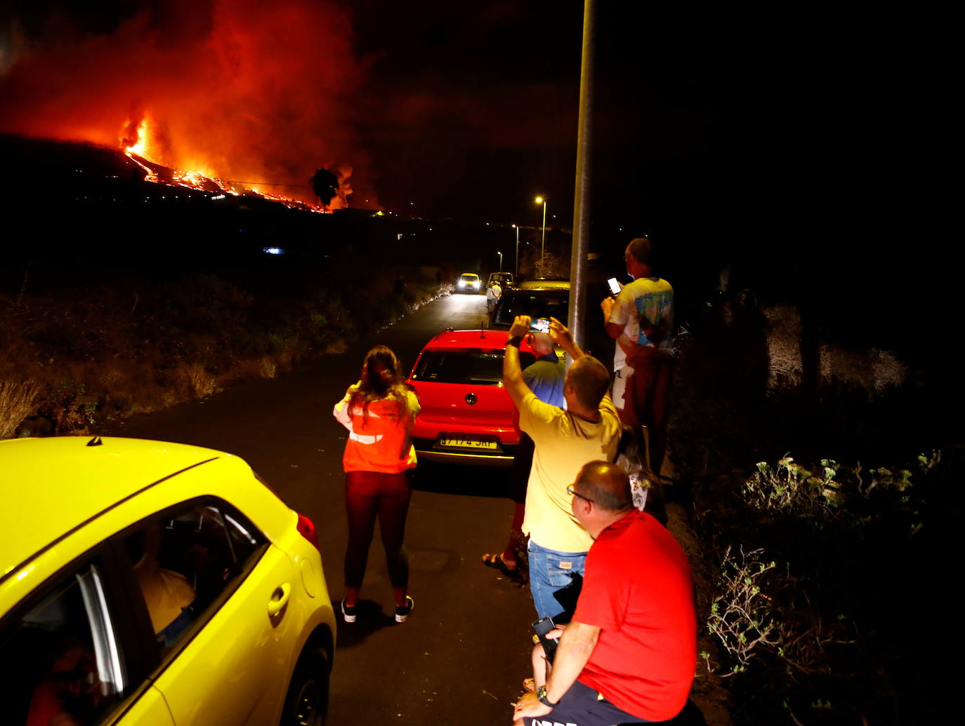 La ladera se llena de lava y miles de vecinos han sido desalojados