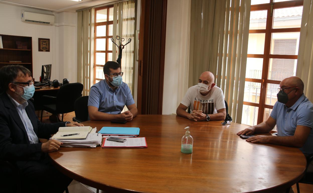 Reunión con representantes de la organización de la Fira. 