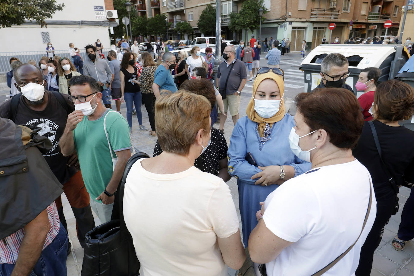Fotos: Orriols protesta en la calle contra la inseguridad
