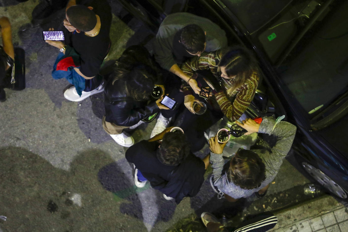 Botellón en Blasco Ibáñez y la Plaza de Honduras de Valencia. 