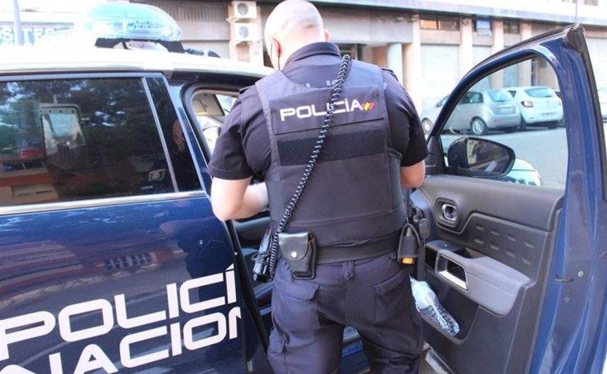 La Policía desplegó un dispositivo de búsqueda tras conocer que el arrestado podría estar en Elche. 